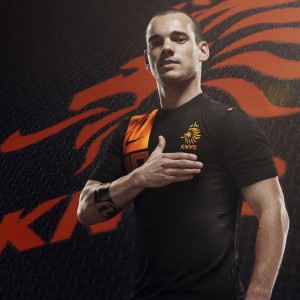 开云平台-VAR再陷争议深渊，本菲卡vs巴黎圣耳曼点球疑云撕裂足球公正，VAR争议再起，本菲卡vs巴黎点球判罚挑战足球公正底线